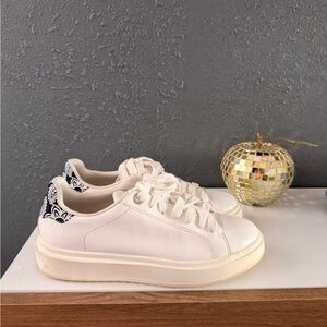 Steve Madden Cream and Black Sneakers
